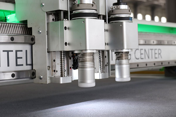 得馬高速裁切機(jī)