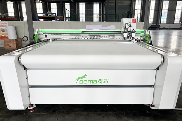 得馬高速裁切機(jī)